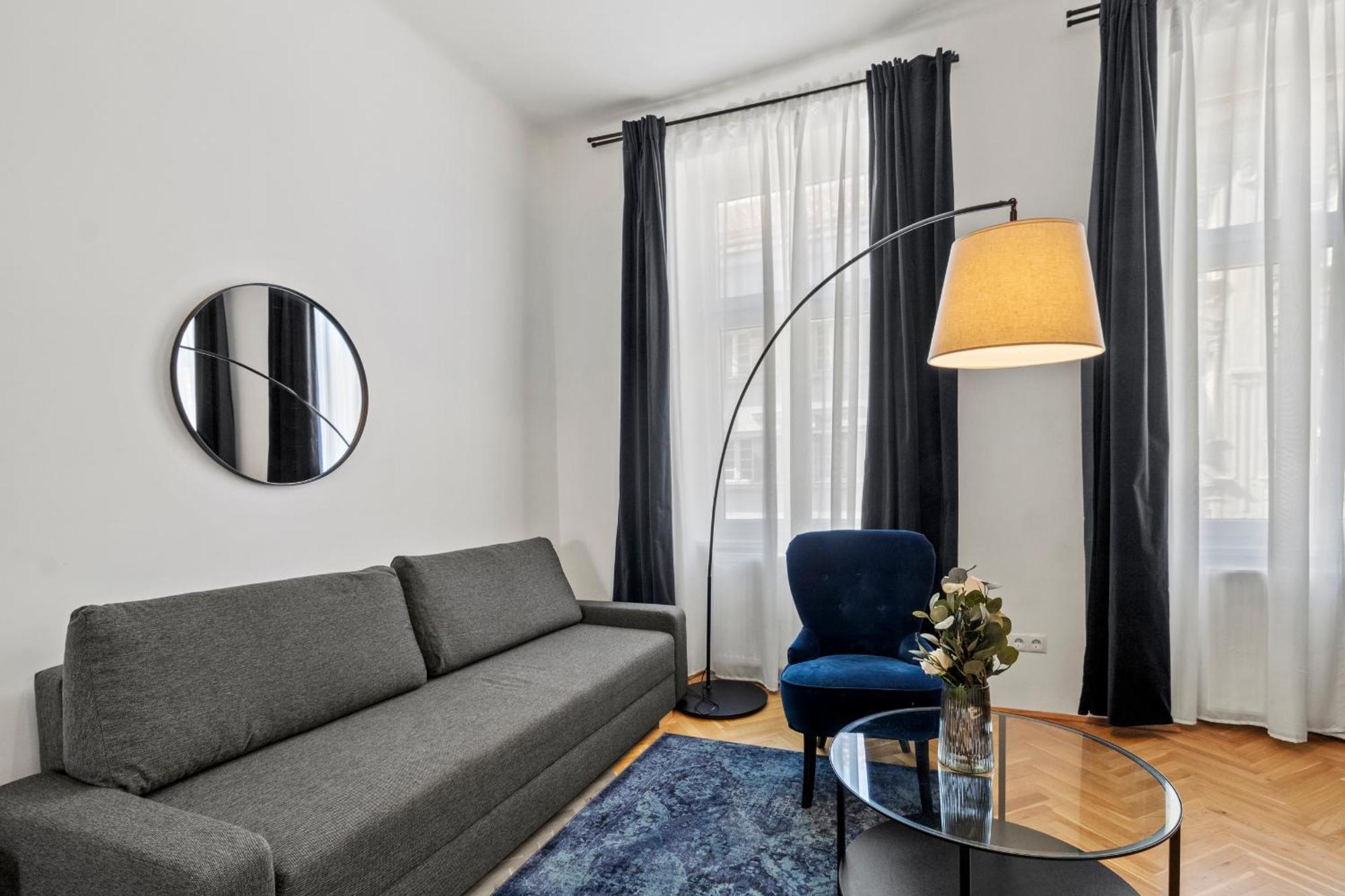 Balcony Apartment, 4 Min To U3 Zipperer Strasse Vienna Luaran gambar