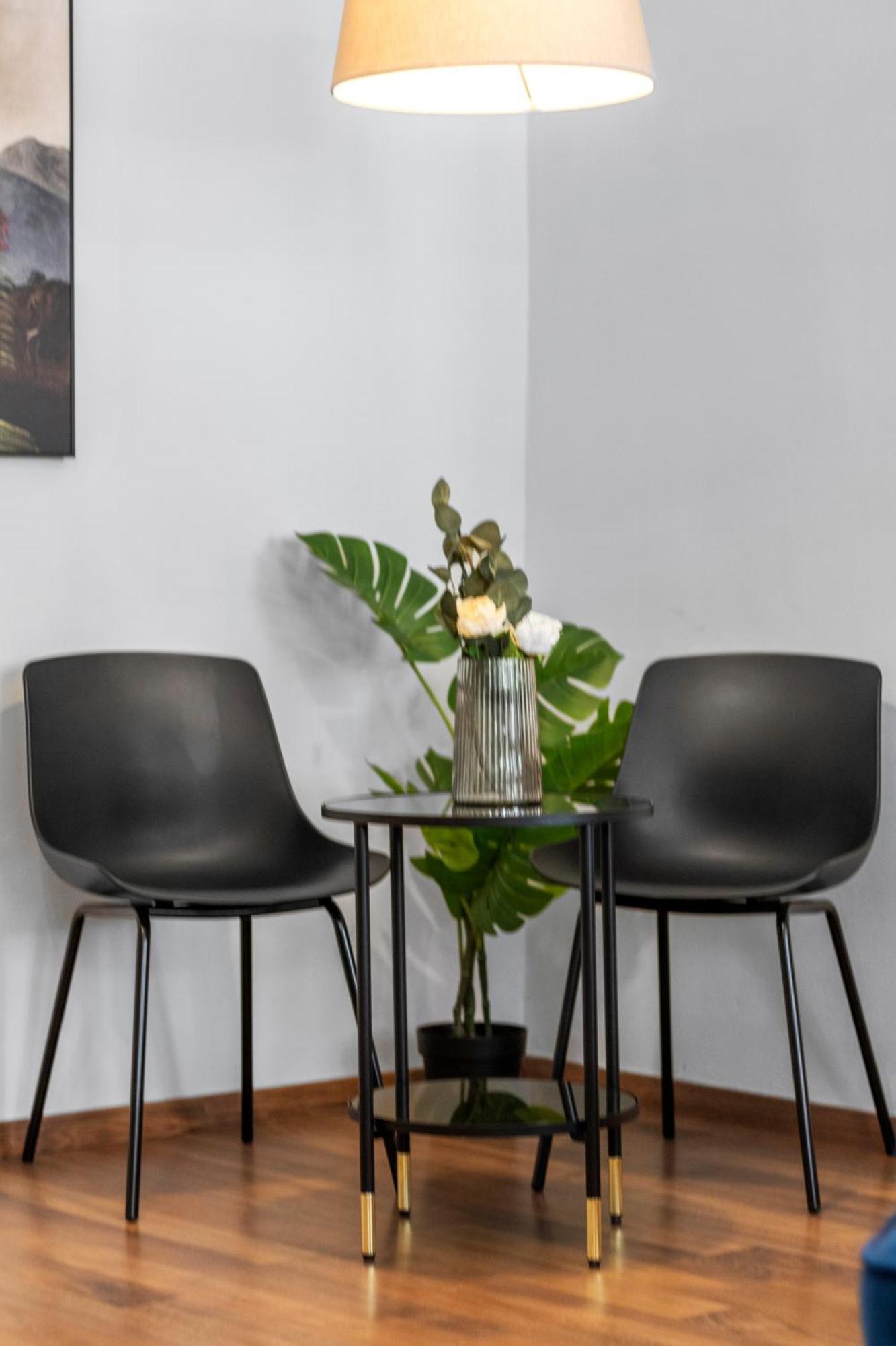 Balcony Apartment, 4 Min To U3 Zipperer Strasse Vienna Luaran gambar