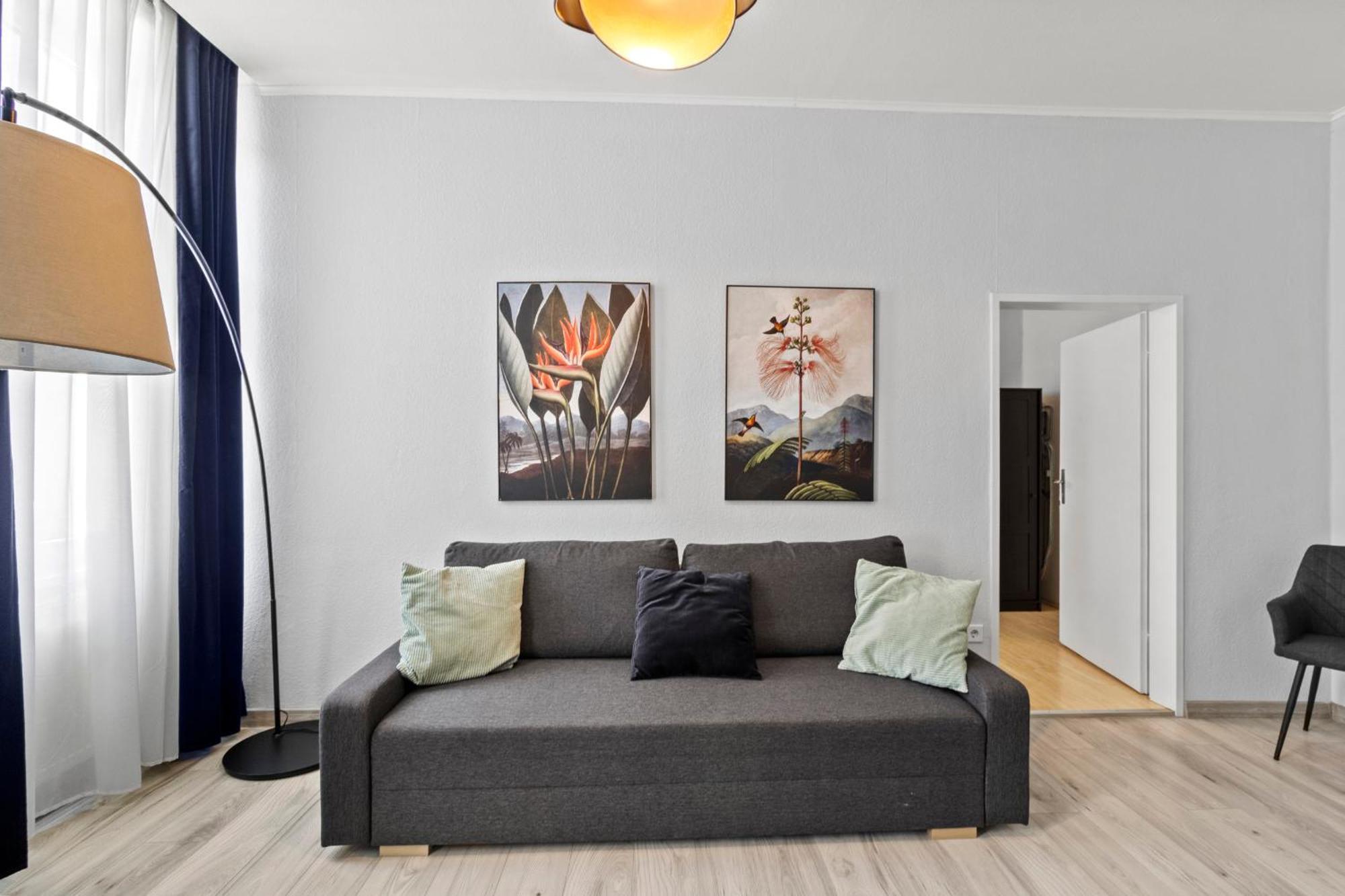 Balcony Apartment, 4 Min To U3 Zipperer Strasse Vienna Luaran gambar